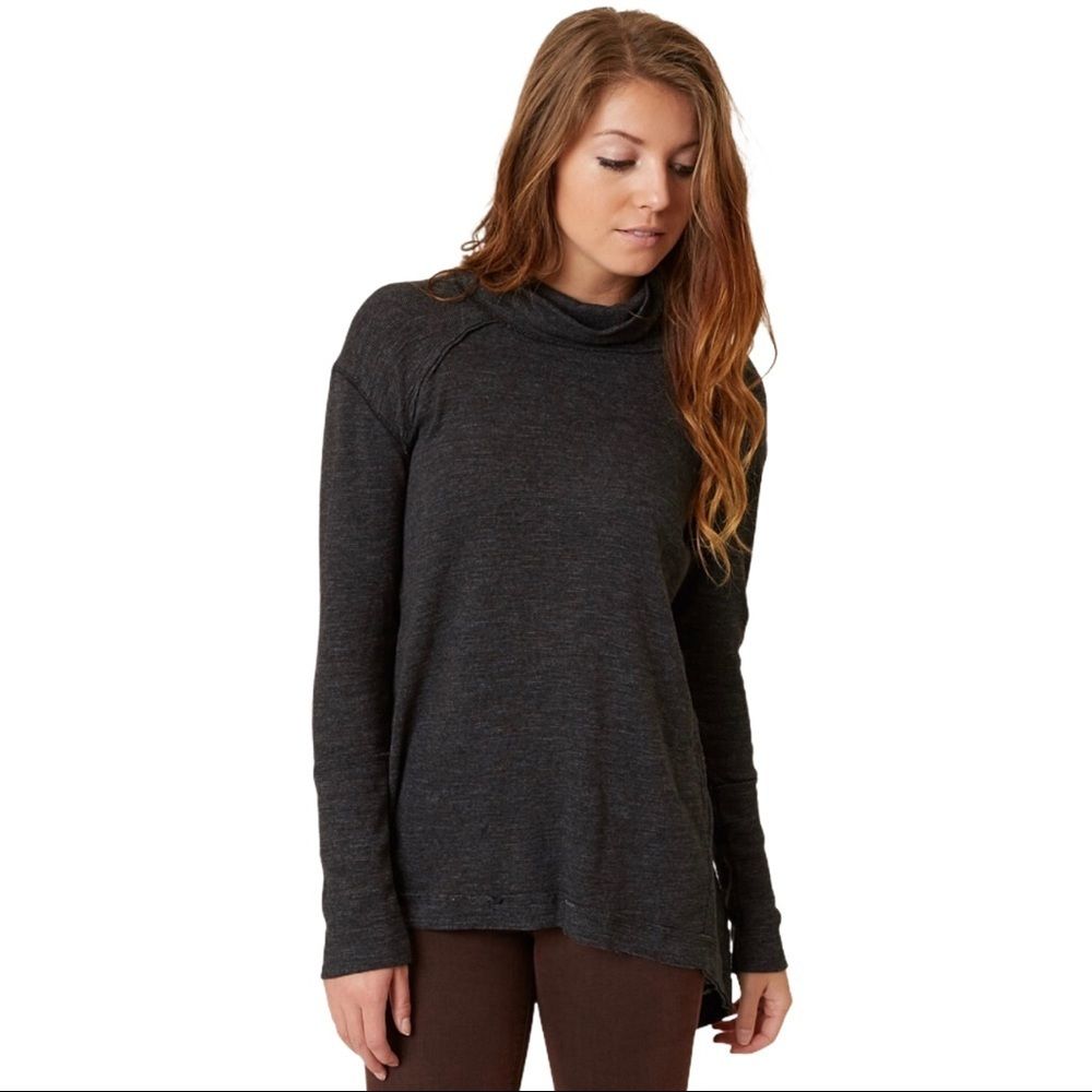 Free People We The Free Raw Edge Split Back L/S Top Xs